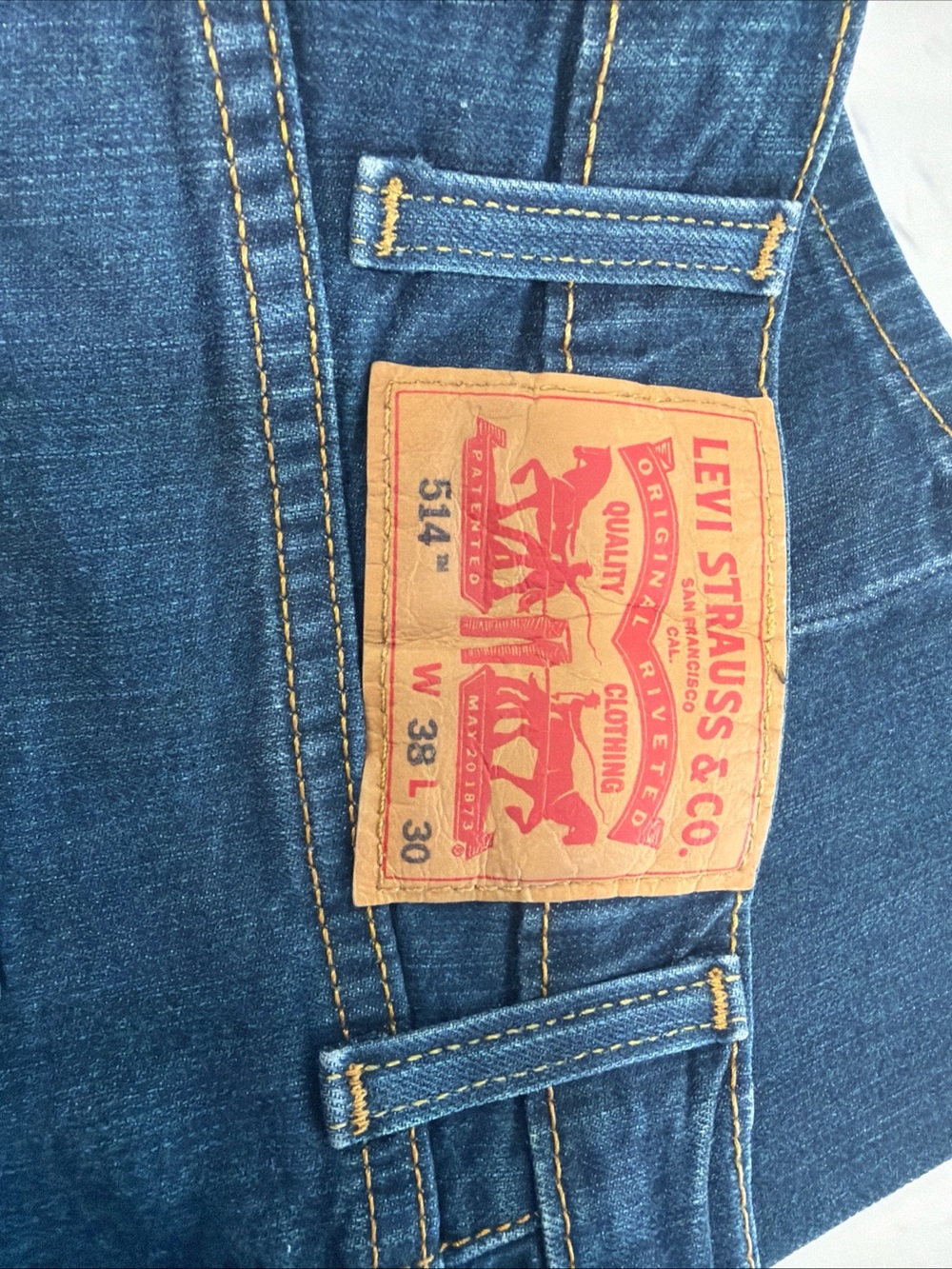 Levi's 514 Straight Indigo Blue Jeans men’s 36 x 30. Classic